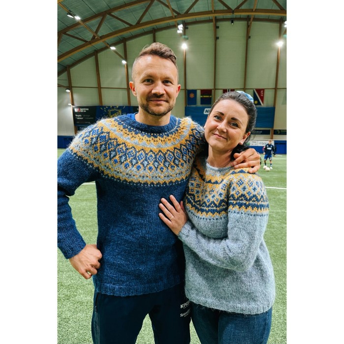 1927 Sweater Christmas